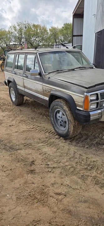 1987 Jeep SJ Wagoneer - Image 2 of 10