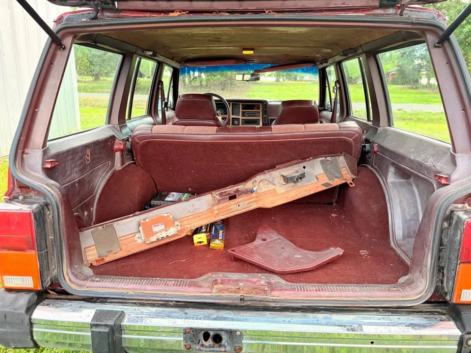 1987 Jeep XJ Wagoneer - Image 9 of 10