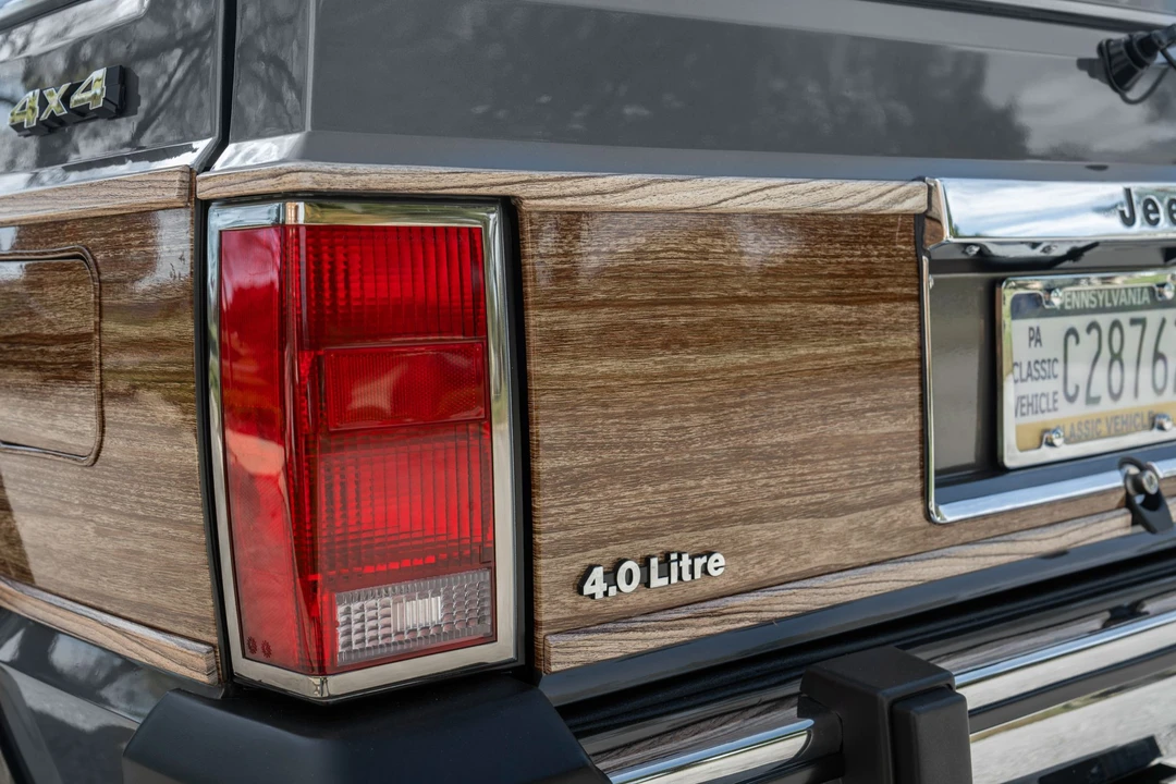 1987 Jeep XJ Wagoneer - Image 15 of 31