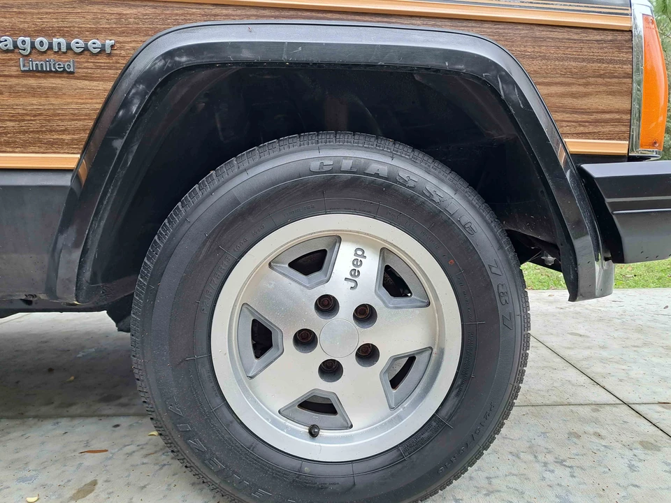 1987 Jeep SJ Wagoneer - Image 16 of 31