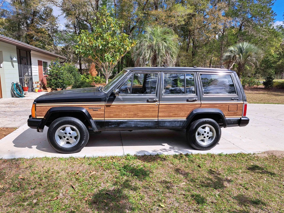 1987 Jeep SJ Wagoneer - Image 5 of 31