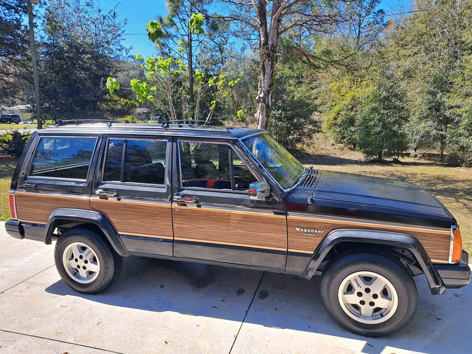 1987 Jeep SJ Wagoneer - Image 10 of 31