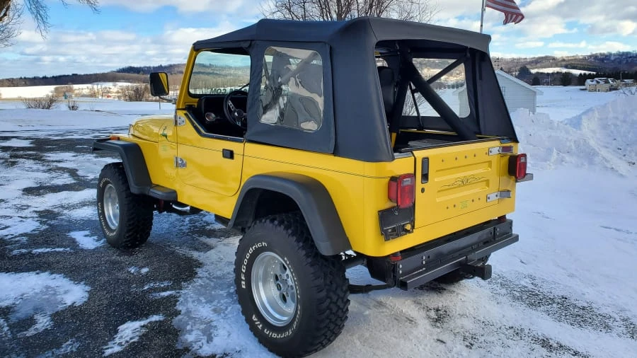 1987 Jeep YJ Wrangler - Image 10 of 11