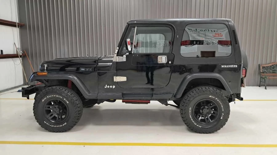 1987 Jeep YJ Wrangler - Image 4 of 15