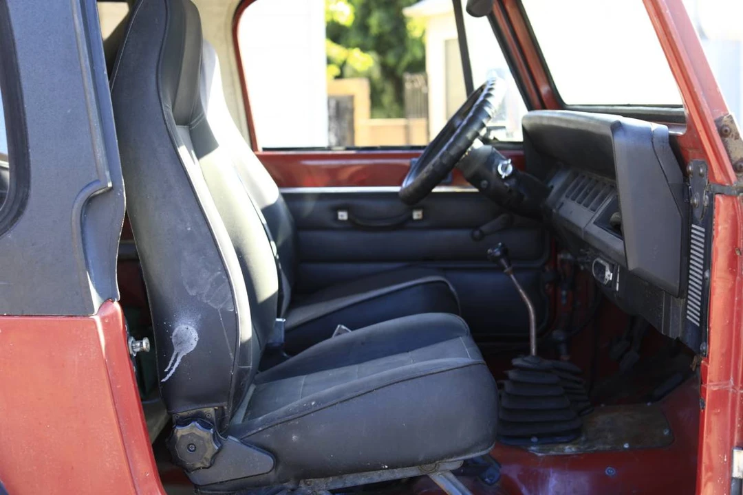 1987 Jeep YJ Wrangler - Image 6 of 7