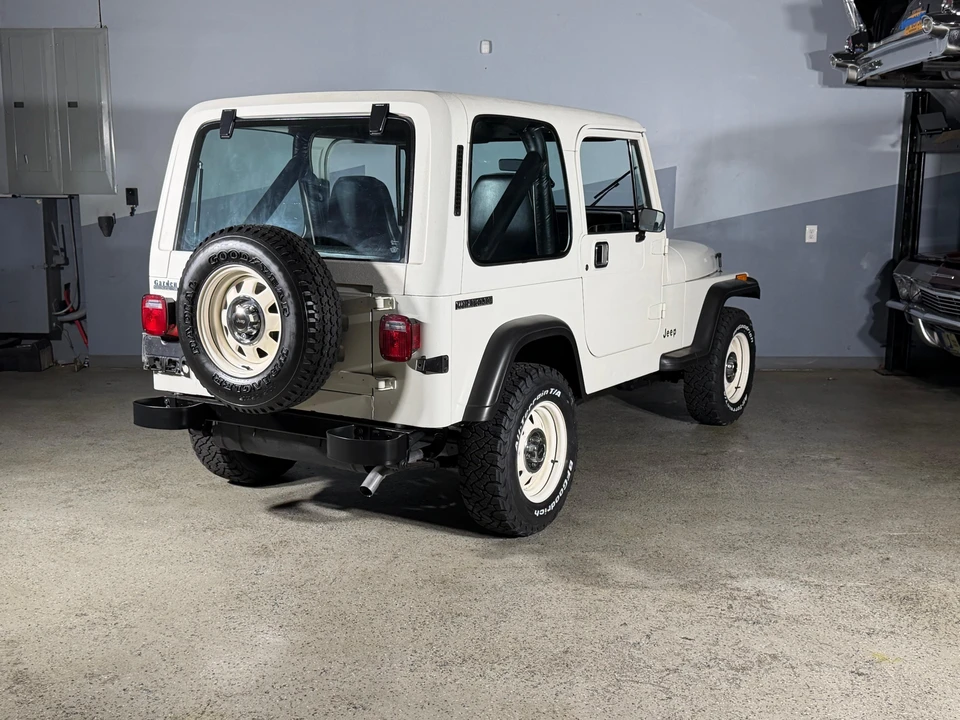 1987 Jeep YJ Wrangler - Image 15 of 31