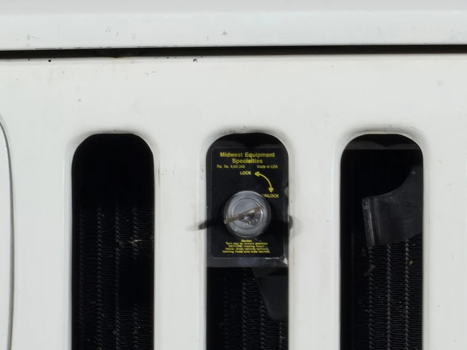 1987 Jeep YJ Wrangler - Image 28 of 31