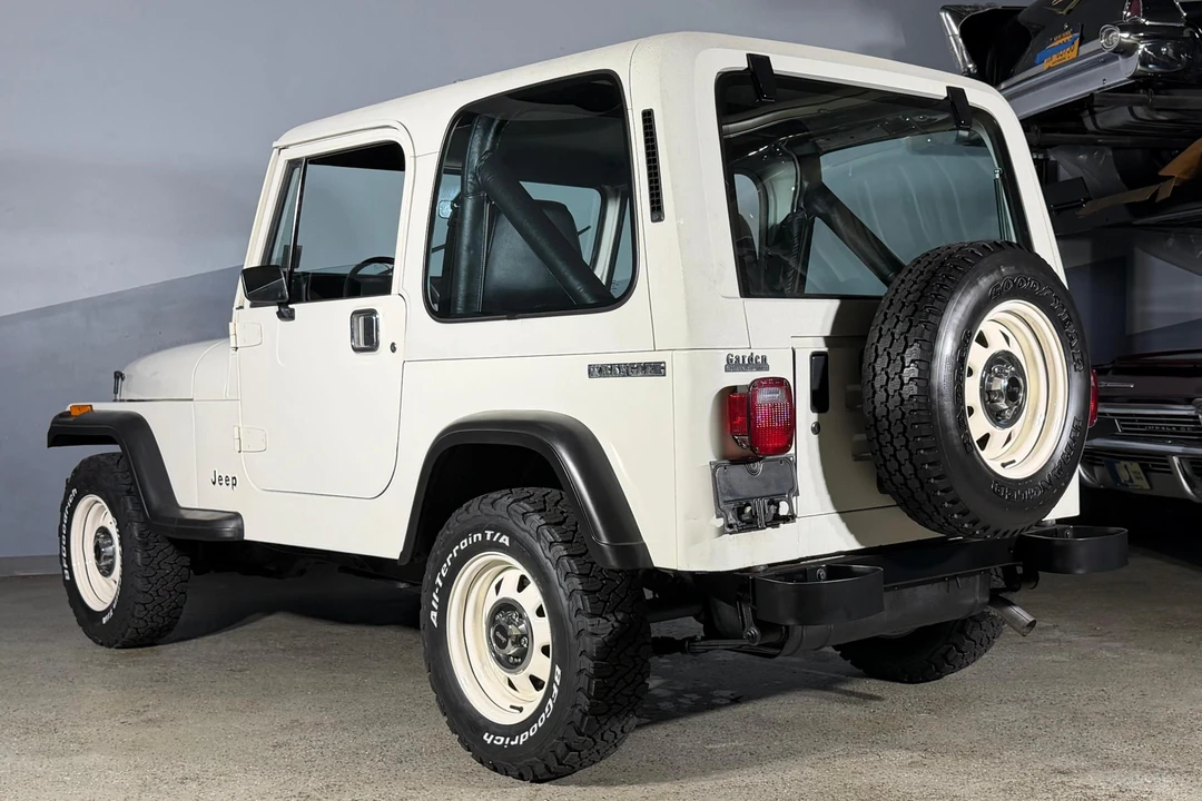 1987 Jeep YJ Wrangler - Image 4 of 31