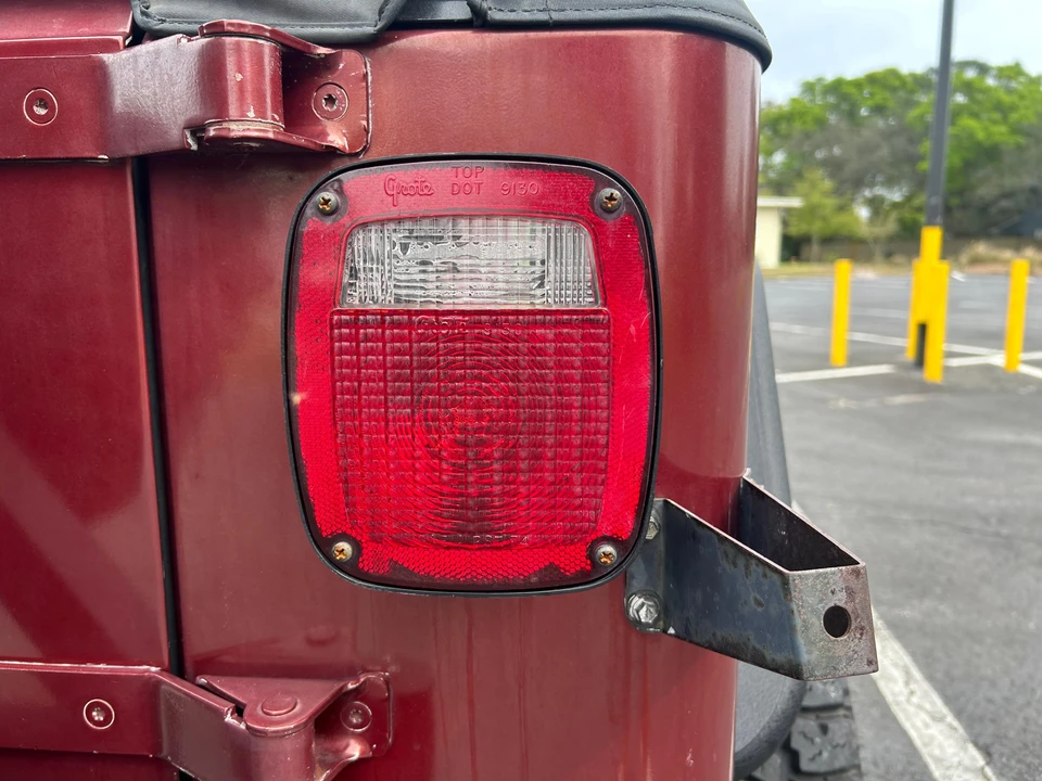 1987 Jeep YJ Wrangler - Image 15 of 31