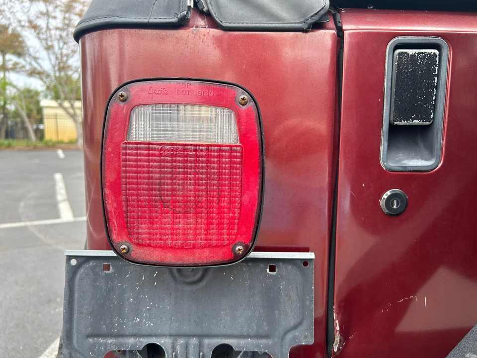 1987 Jeep YJ Wrangler - Image 13 of 31