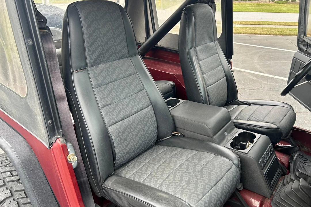 1987 Jeep YJ Wrangler - Image 23 of 31