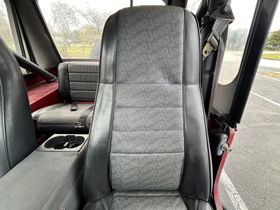 1987 Jeep YJ Wrangler - Image 26 of 31