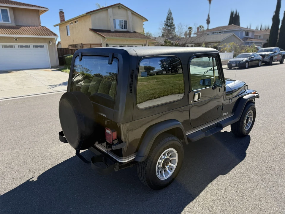 1987 Jeep YJ Wrangler - Image 8 of 31