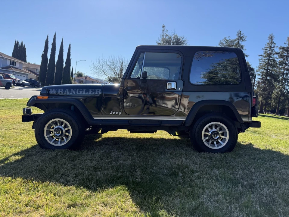 1987 Jeep YJ Wrangler - Image 22 of 31