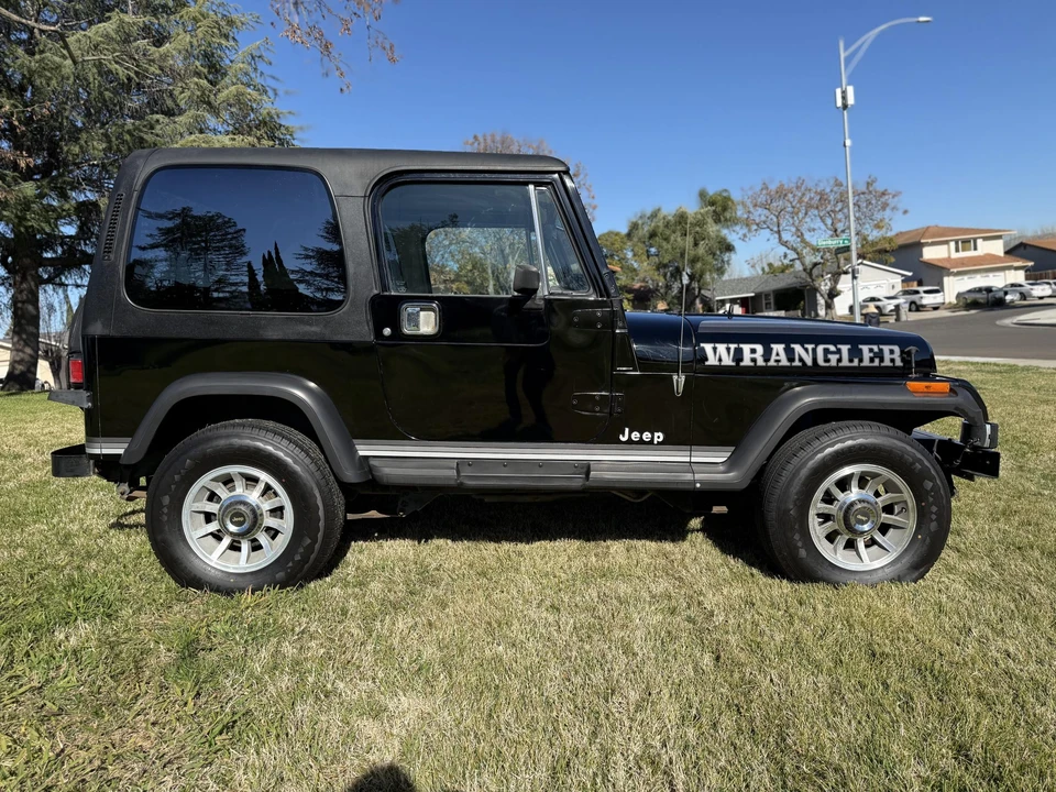 1987 Jeep YJ Wrangler - Image 25 of 31