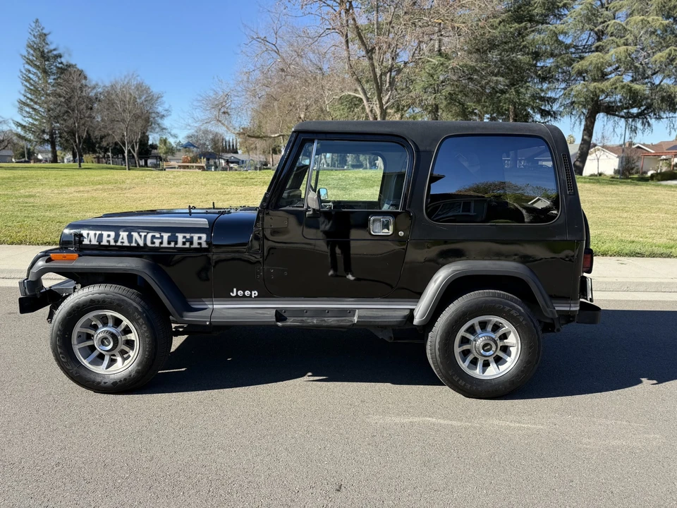 1987 Jeep YJ Wrangler - Image 6 of 31