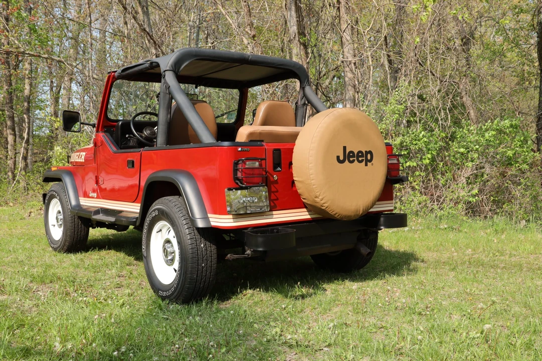 1987 Jeep YJ Wrangler - Image 13 of 31