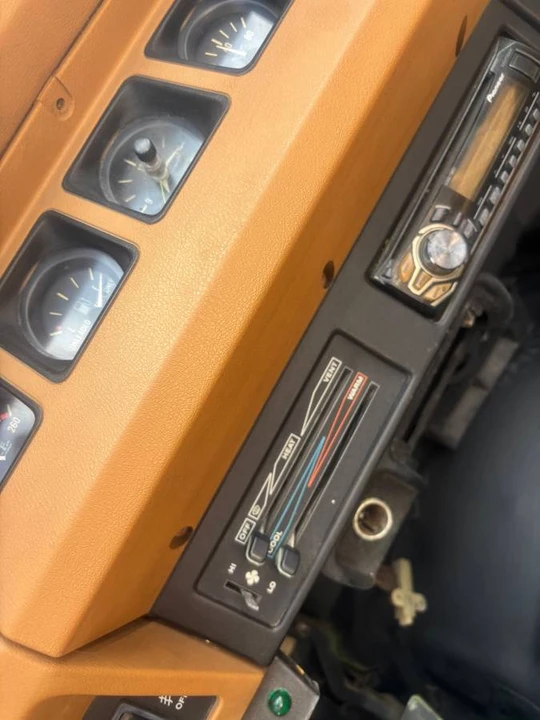 1987 Jeep YJ Wrangler - Image 10 of 11