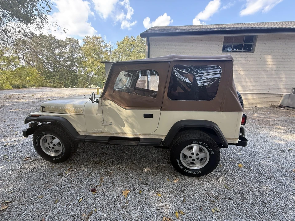1987 Jeep YJ Wrangler - Image 4 of 31