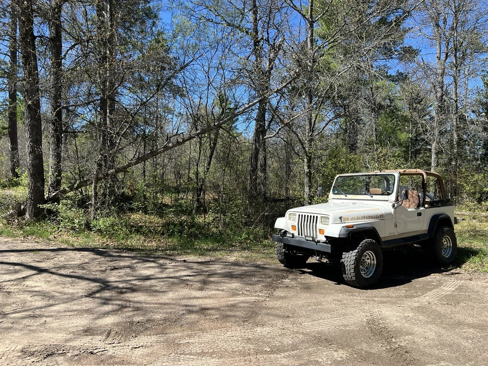 1987 Jeep YJ Wrangler - Image 24 of 29