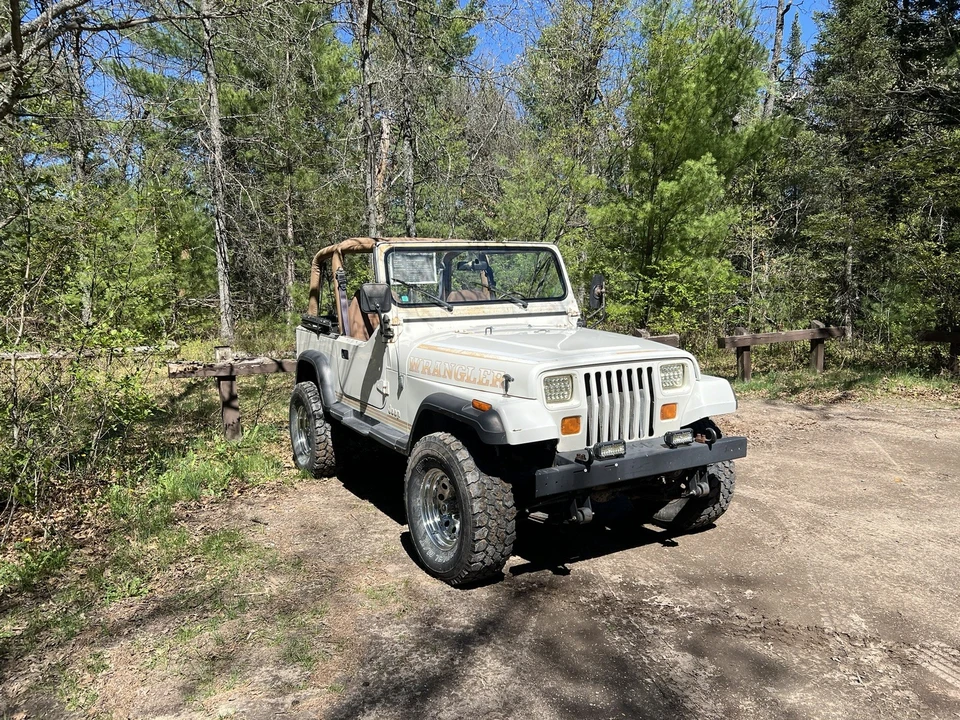 1987 Jeep YJ Wrangler - Image 25 of 29