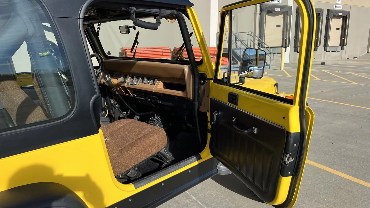 1987 Jeep YJ Wrangler - Image 13 of 27