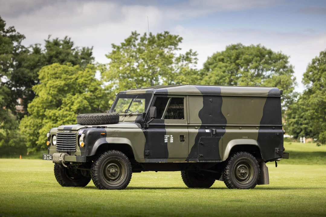 1987 Land Rover Defender 110 - Image 13 of 31