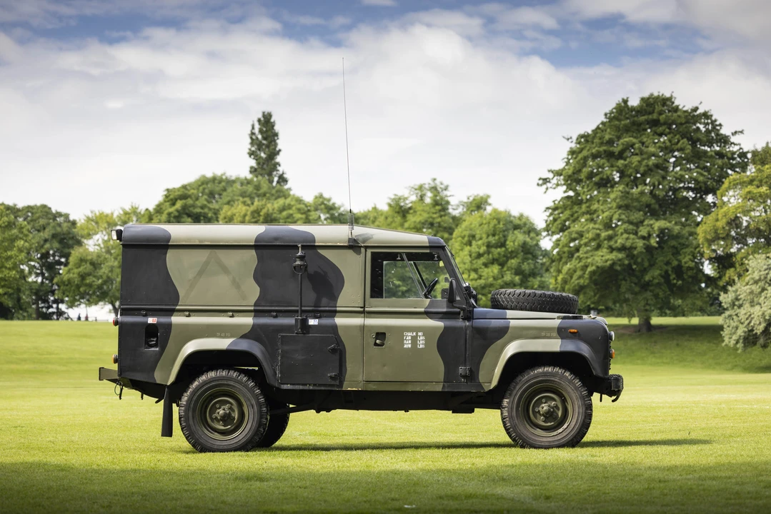 1987 Land Rover Defender 110 - Image 5 of 31