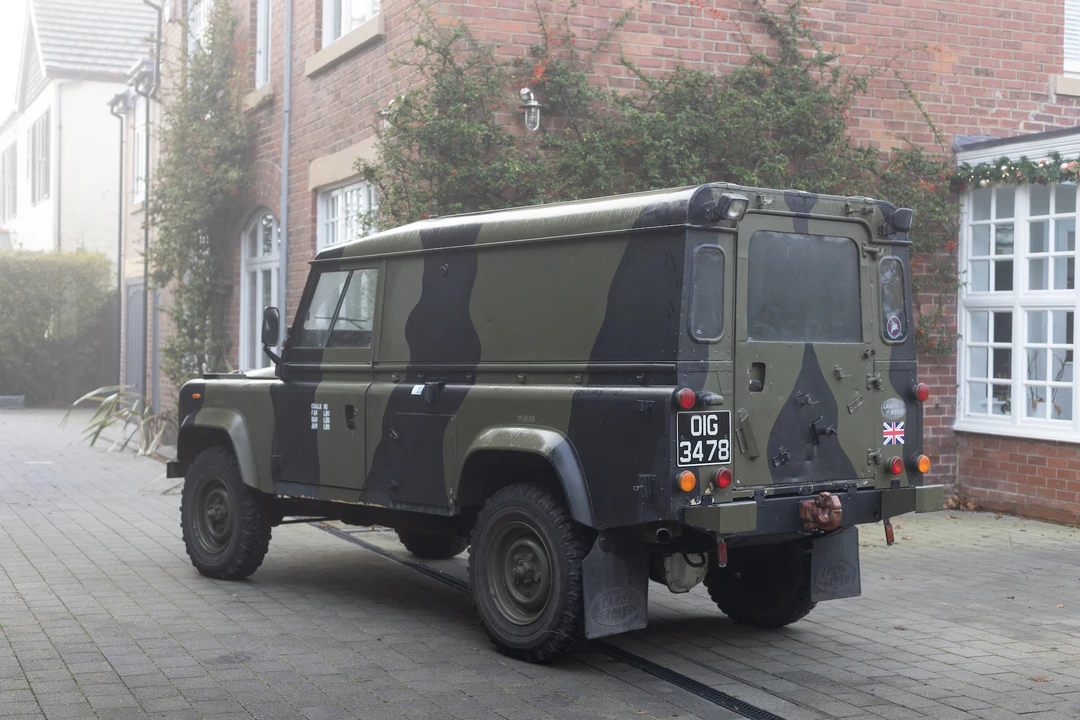 1987 Land Rover Defender 110 - Image 13 of 31