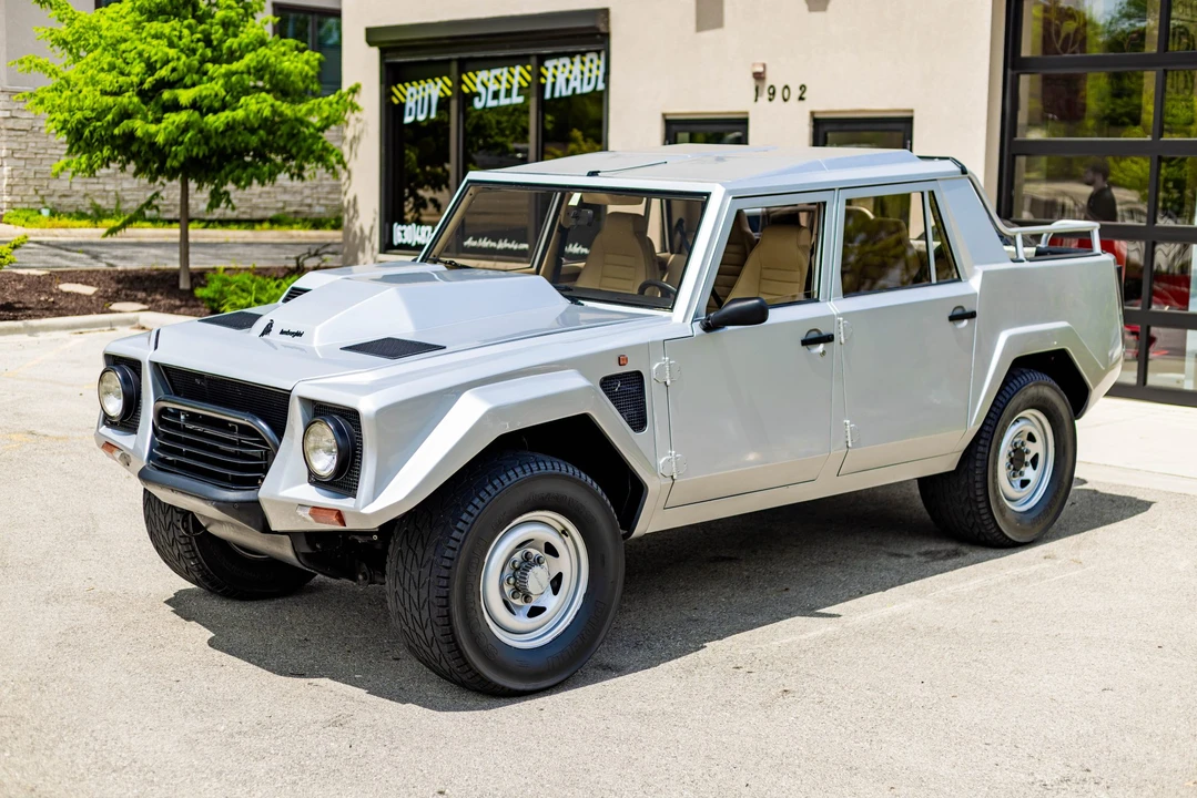 1987 Lamborghini LM002 - Image 2 of 31