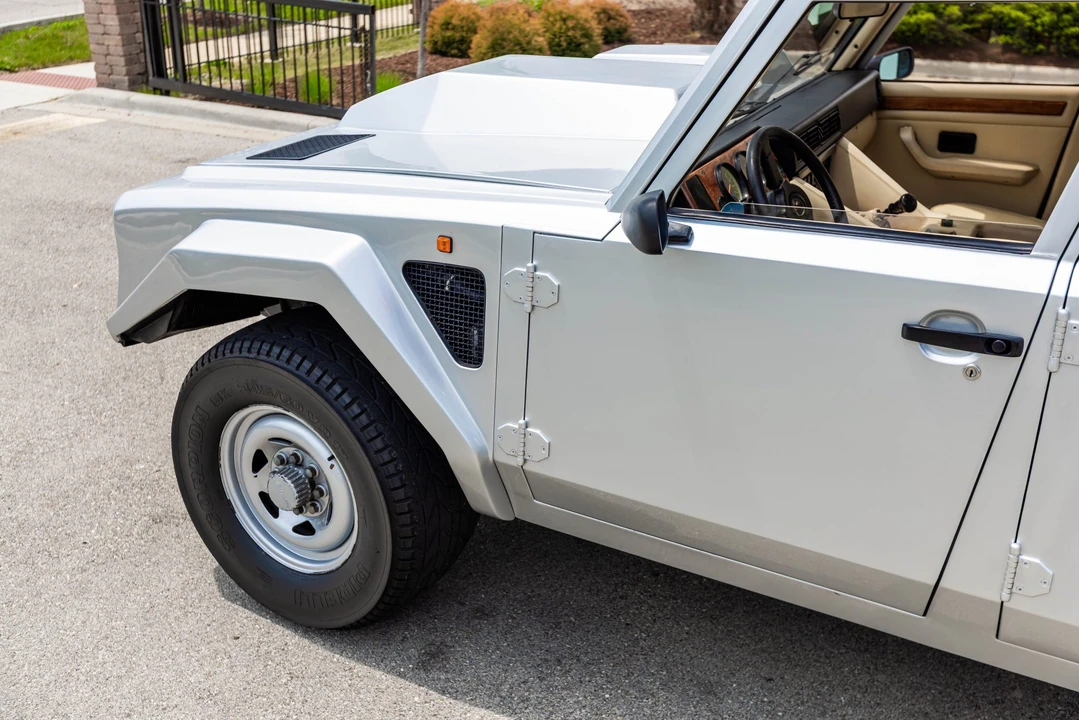 1987 Lamborghini LM002 - Image 20 of 31