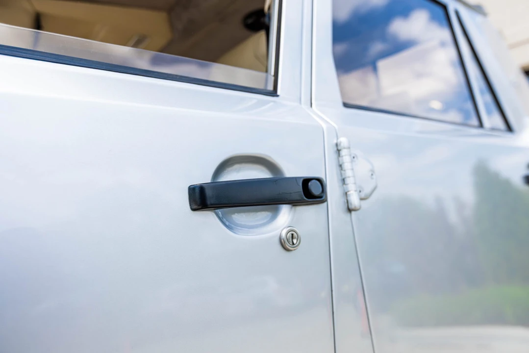 1987 Lamborghini LM002 - Image 30 of 31