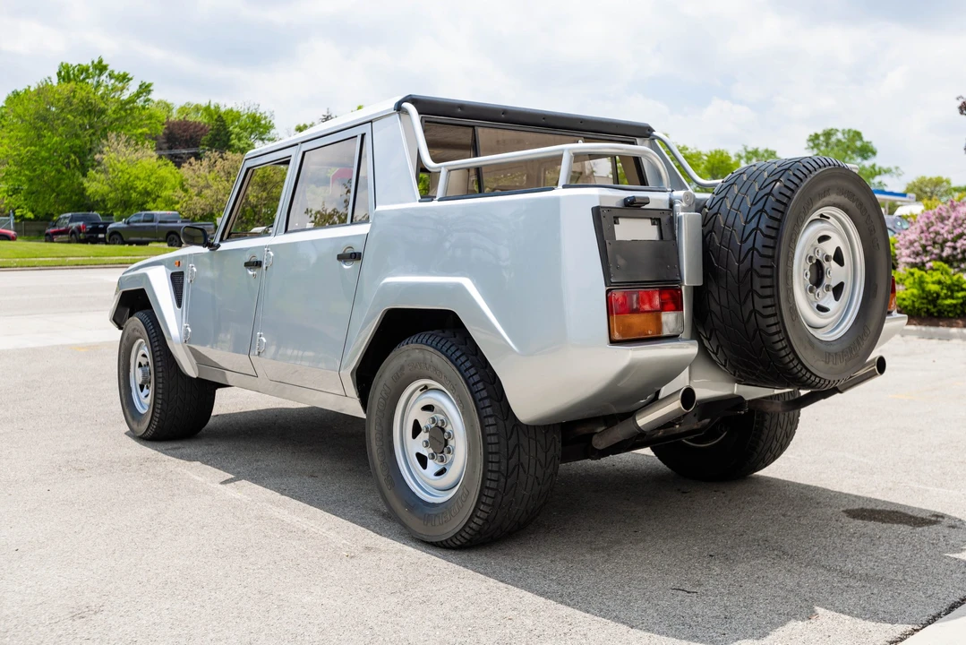 1987 Lamborghini LM002 - Image 10 of 31