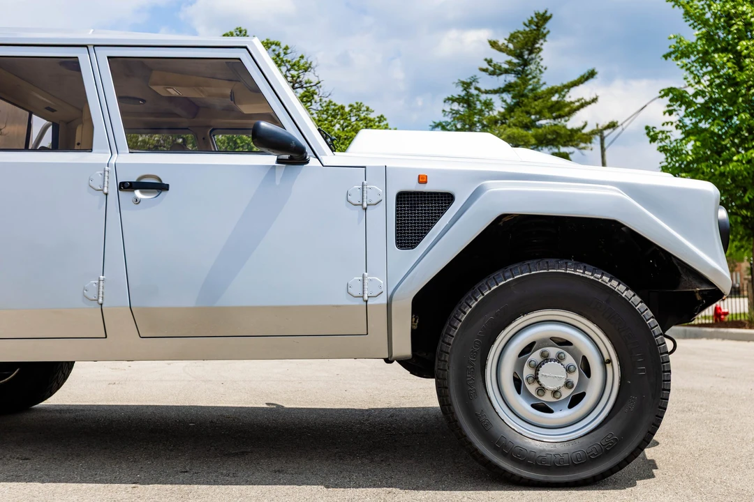 1987 Lamborghini LM002 - Image 19 of 31