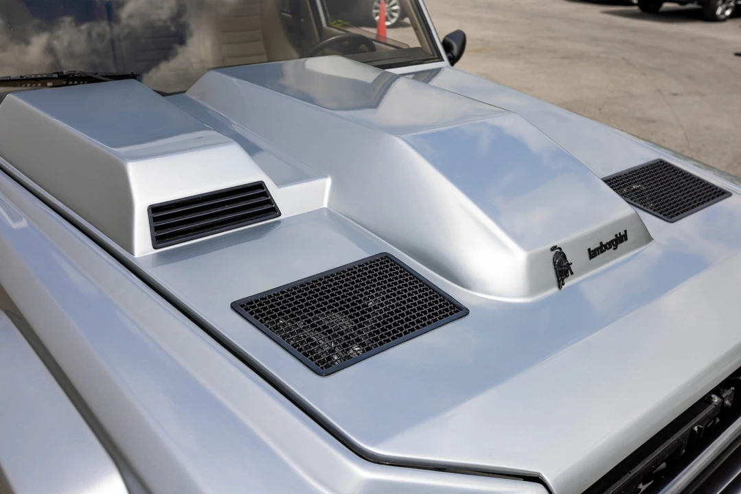 1987 Lamborghini LM002 - Image 26 of 31