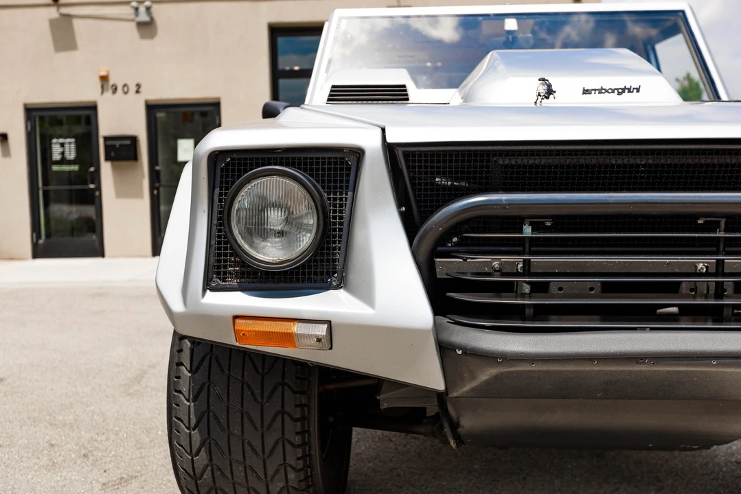 1987 Lamborghini LM002 - Image 14 of 31