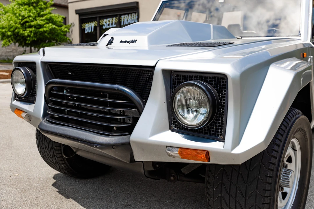 1987 Lamborghini LM002 - Image 13 of 31
