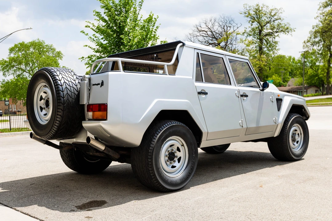 1987 Lamborghini LM002 - Image 7 of 31