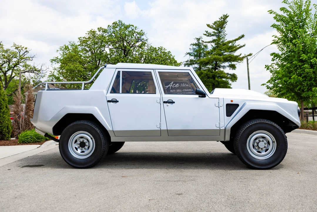 1987 Lamborghini LM002 - Image 6 of 31