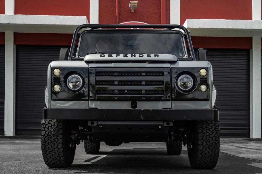 1987 Land Rover Defender 110 - Image 8 of 31