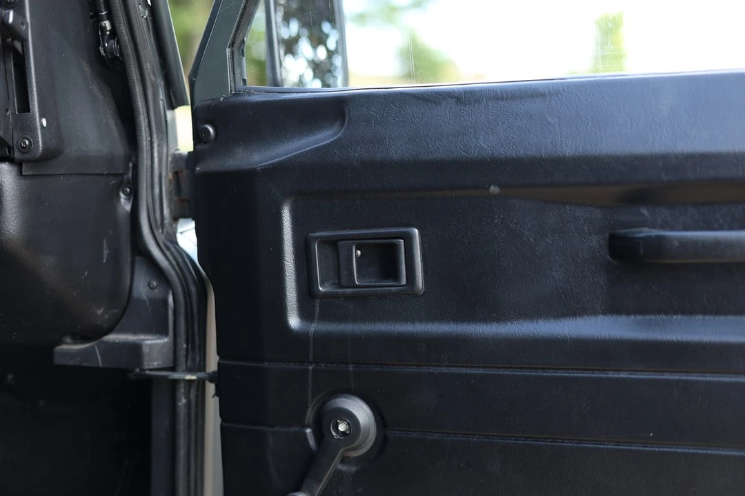 1987 Land Rover Defender 110 - Image 23 of 30