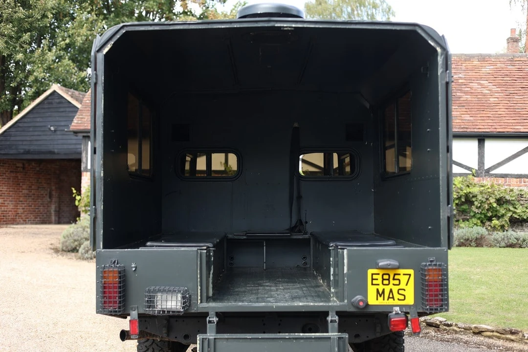 1987 Land Rover Defender 110 - Image 8 of 30