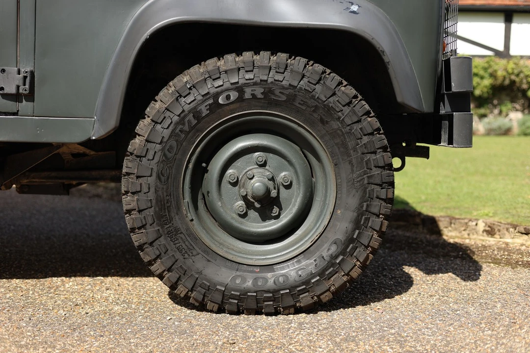 1987 Land Rover Defender 110 - Image 5 of 30