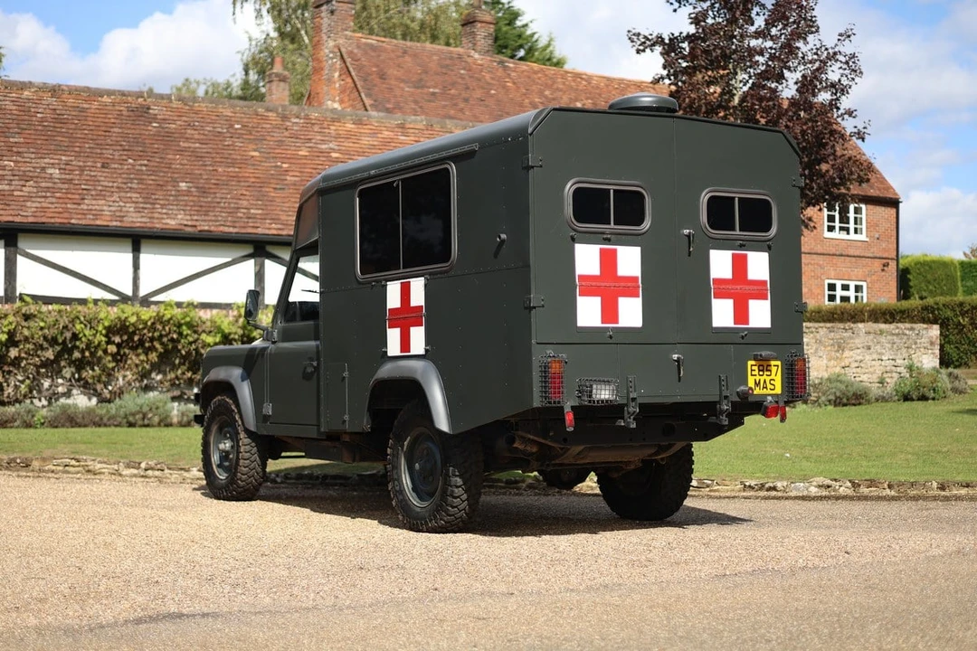 1987 Land Rover Defender 110 - Image 4 of 30