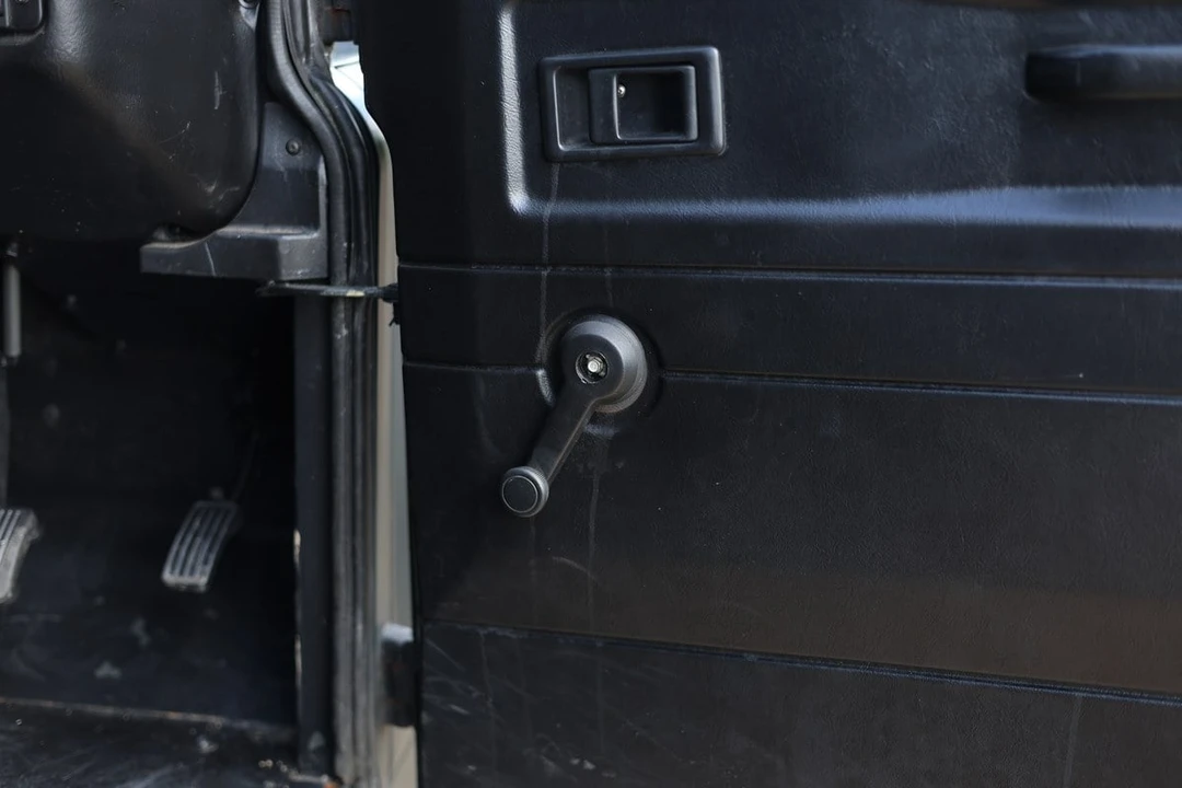 1987 Land Rover Defender 110 - Image 24 of 30