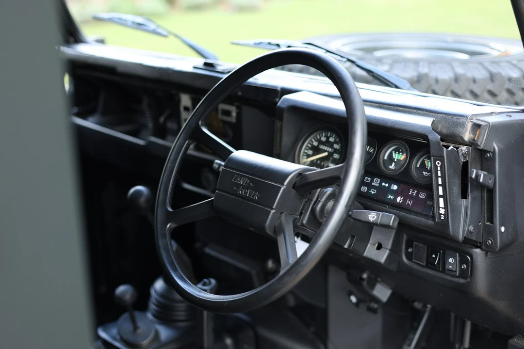 1987 Land Rover Defender 110 - Image 7 of 30