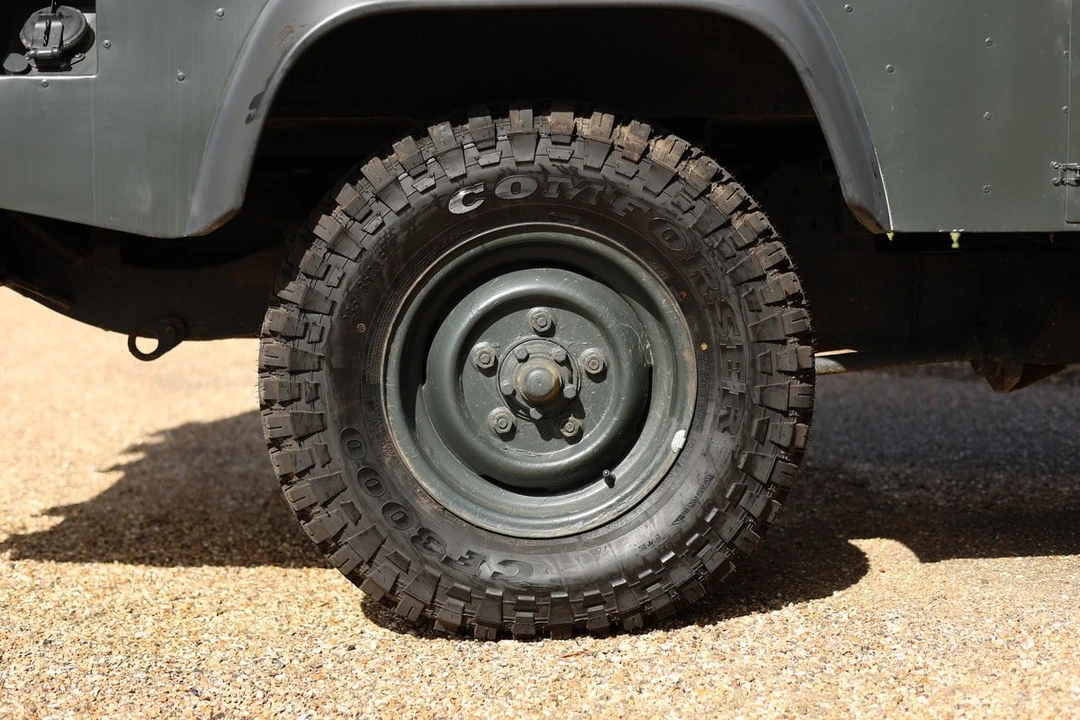 1987 Land Rover Defender 110 - Image 19 of 30