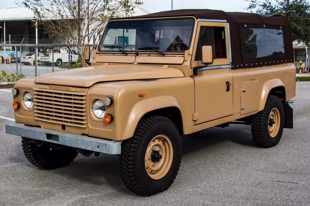 1987 Land Rover Defender 110 - Image 7 of 30