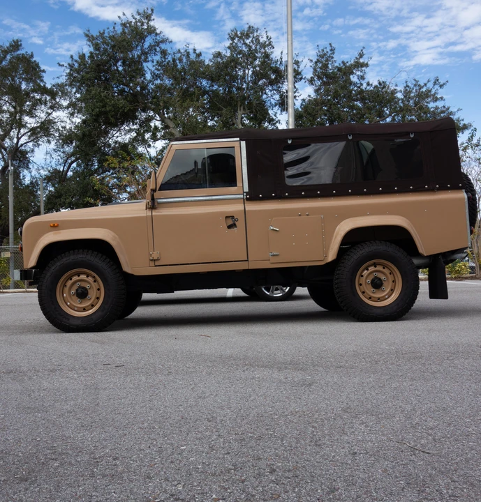 1987 Land Rover Defender 110 - Image 9 of 30