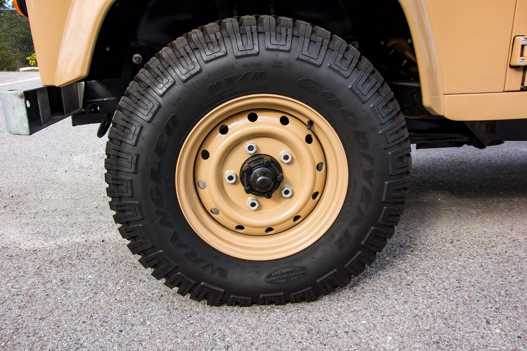 1987 Land Rover Defender 110 - Image 27 of 30